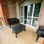 Guesthost - Comfortable Borgo Vittoria Daire
