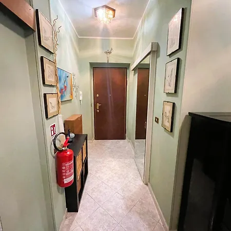 Guesthost - Comfortable Borgo Vittoria Appartement Turin